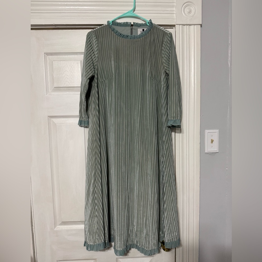 Dainty Jewell’s dress💕